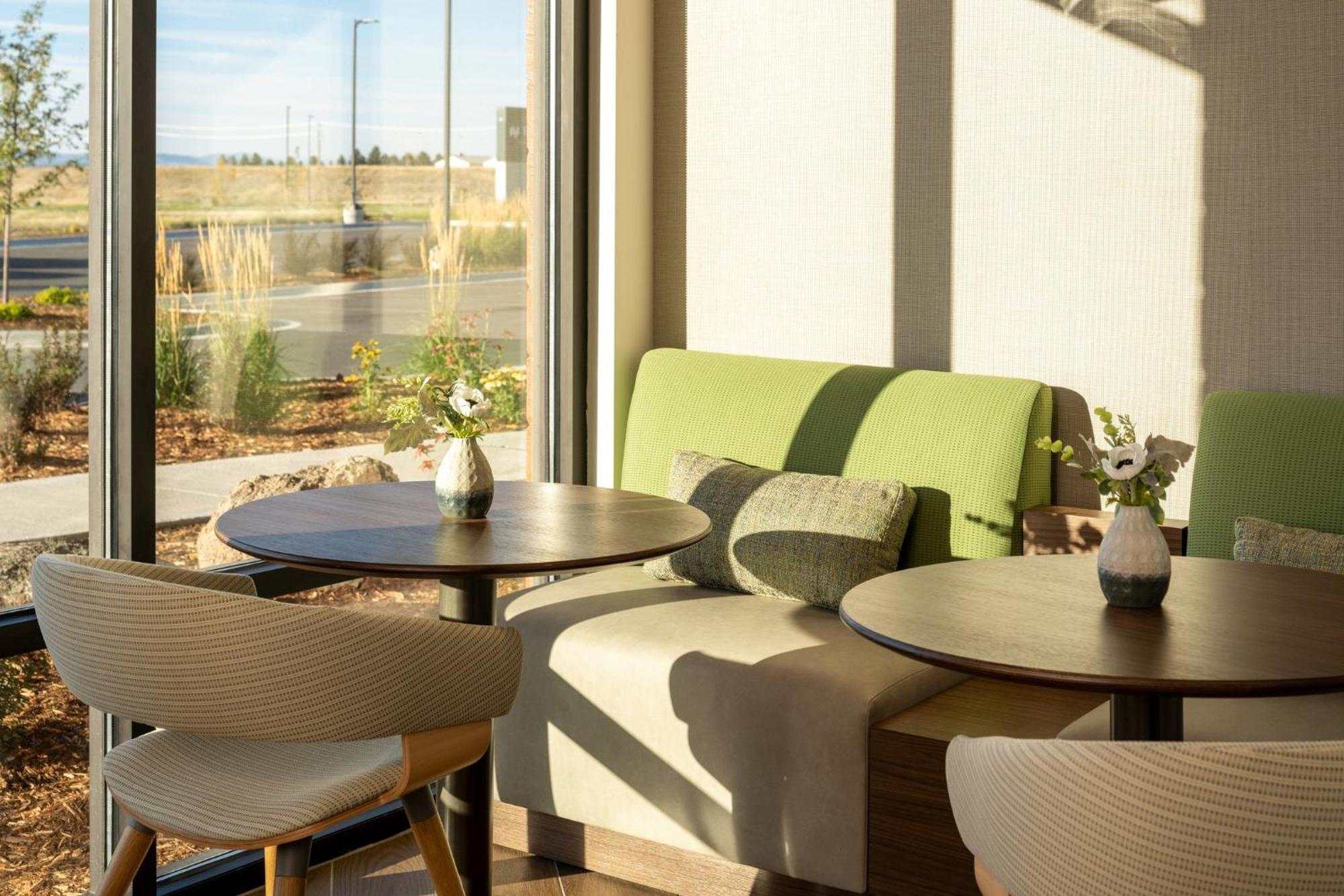Even Hotel Bozeman Yellowstone Intl Arpt By Ihg Белград Екстер'єр фото
