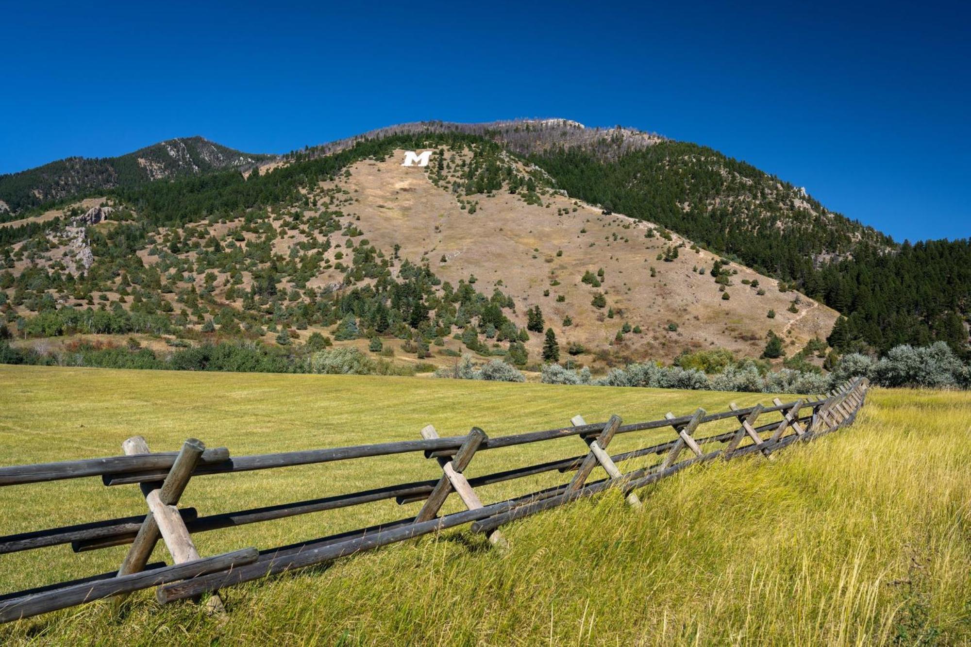 Even Hotel Bozeman Yellowstone Intl Arpt By Ihg Белград Екстер'єр фото